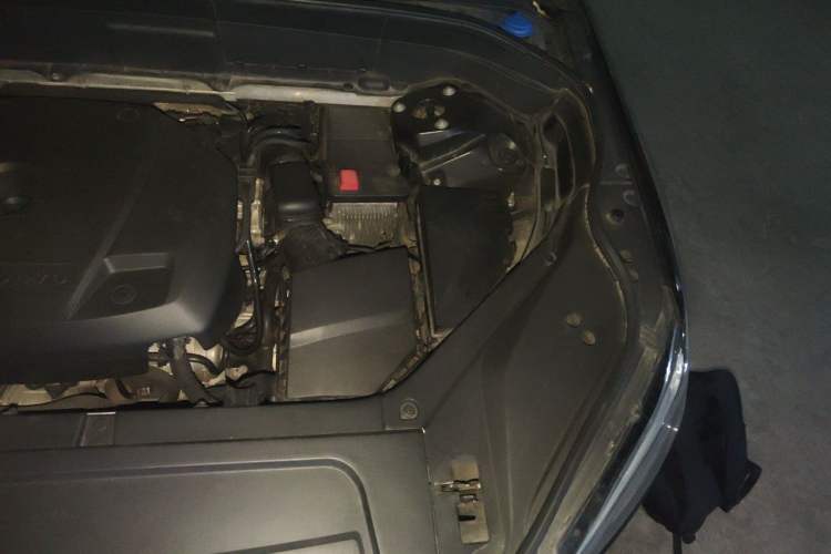 Used Volvo XC90 2017 T6 Zhiyi Edition 5-seater Engine Bay Left