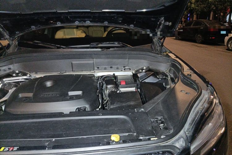 Used Volvo XC90 2017 T6 Prestige 7-Seater Engine Bay Left