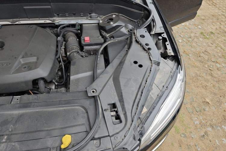 Used Volvo XC90 2017 T6 Zhiyi Edition 5-seater Engine Bay Left