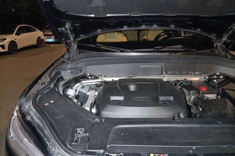 Used Volvo XC90 2017 T6 Prestige 7-Seater Engine Bay Right