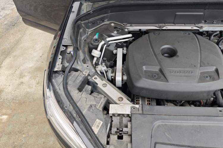 Used Volvo XC90 2017 T6 Zhiyi Edition 5-seater Engine Bay Right