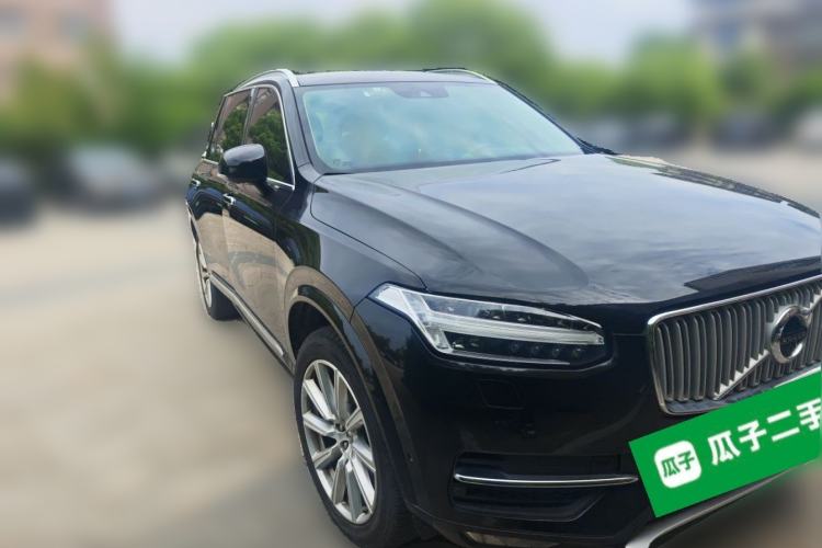Used Volvo XC90 2017 T6 Prestige 7-Seater Front Right 45 Deg