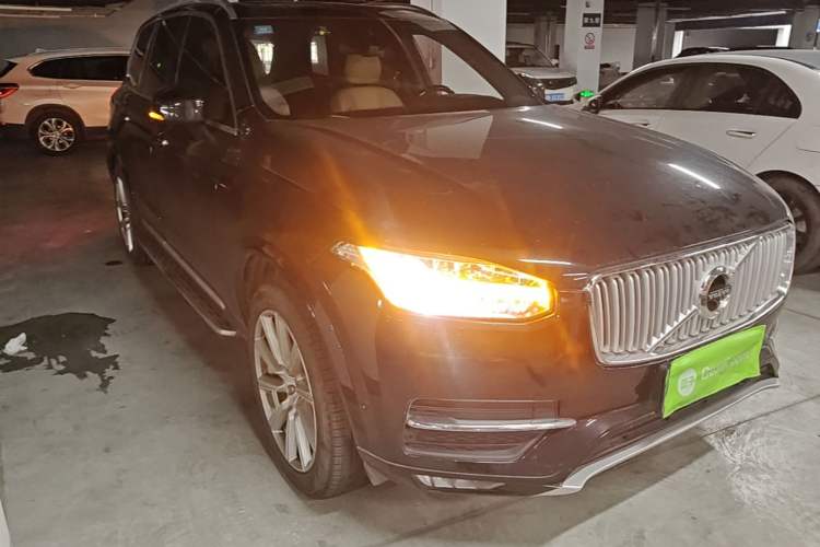 Used Volvo XC90 2017 T6 Zhiya Edition 7-seater Front Right 45 Deg
