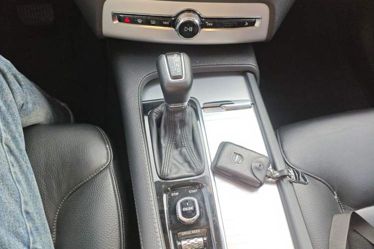 Used Volvo XC90 2017 T6 Zhiyi Edition 7-seater Gear Lever