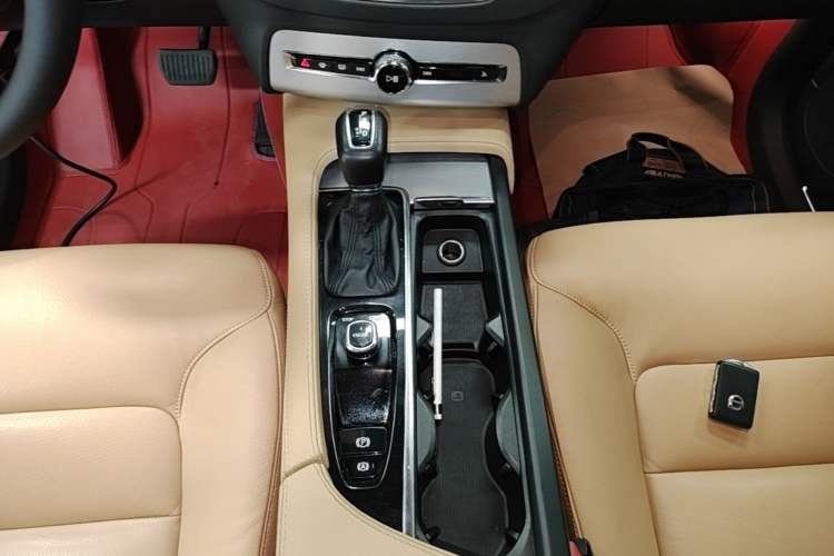 Used Volvo XC90 2017 T5 Zhiyi Edition 5-seater Gear Lever