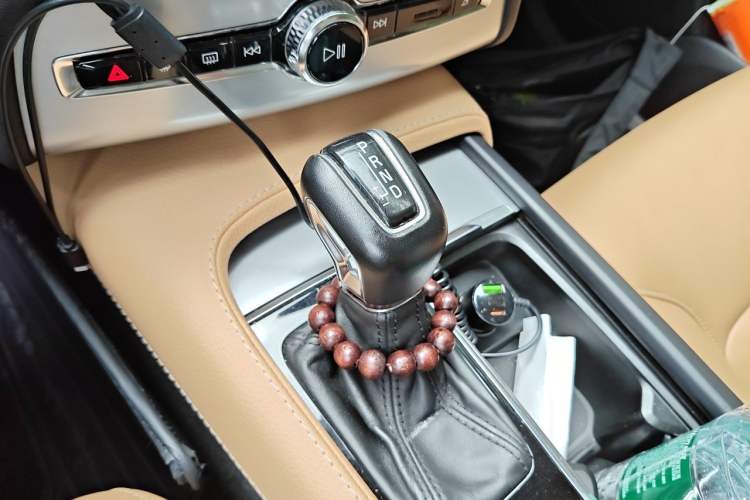 Used Volvo XC90 2017 T6 Zhiyi Edition 7-seater Gear Lever
