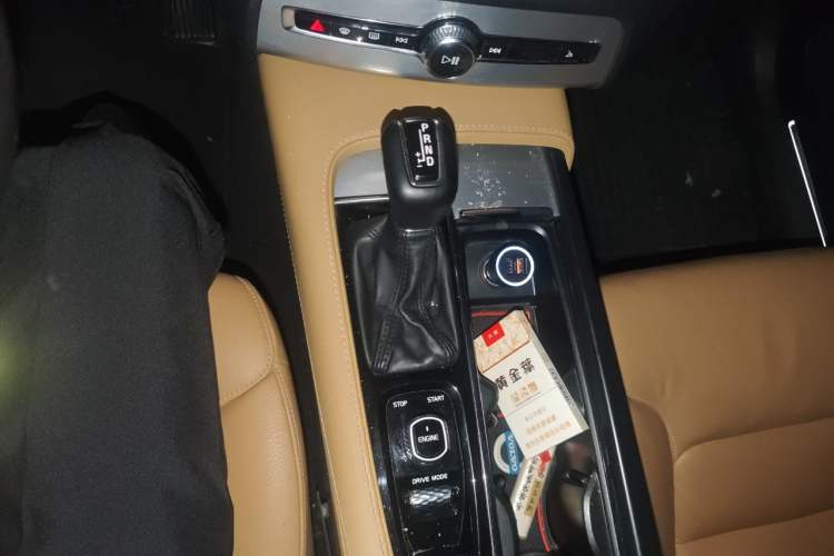 Used Volvo XC90 2017 T6 Zhiyi Edition 5-seater Gear Lever