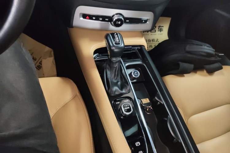Used Volvo XC90 2017 T5 Zhiyi Edition 5-seater Gear Lever