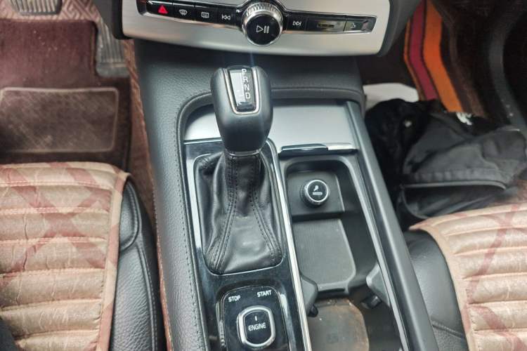 Used Volvo XC90 2017 T6 Zhiyi Edition 5-seater Gear Lever