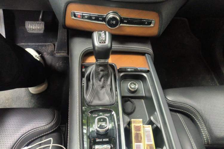 Used Volvo XC90 2017 T6 Zhiya Edition 5-seater Gear Lever