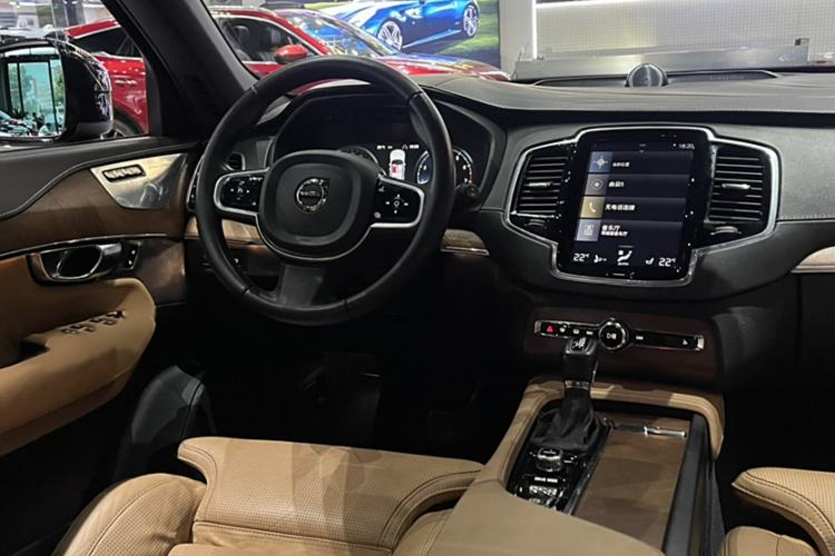 Used Volvo XC90 2017 T6 Prestige 7-Seater Interior 3