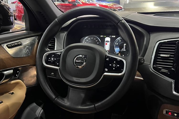 Used Volvo XC90 2017 T6 Prestige 7-Seater Interior 4