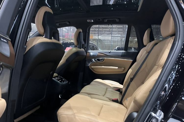 Used Volvo XC90 2017 T6 Prestige 7-Seater Interior 9