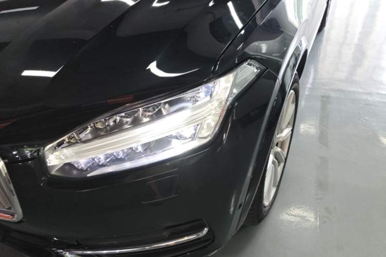 Used Volvo XC90 2017 T6 Prestige 7-Seater Left Front Headlight