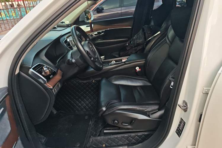 Used Volvo XC90 2017 T6 Prestige 7-Seater Left Front Seat