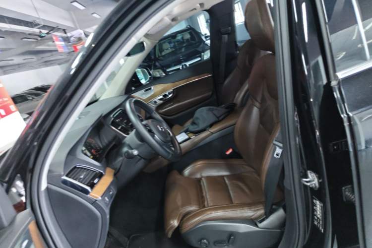 Used Volvo XC90 2017 T6 Prestige 7-Seater Left Front Seat