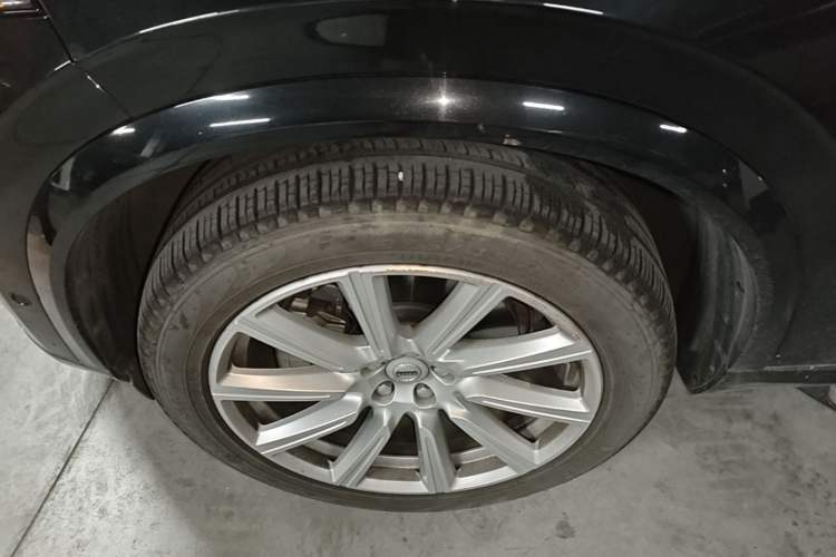 Used Volvo XC90 2017 T6 Zhiya Edition 7-seater Left Front Wheel Hub