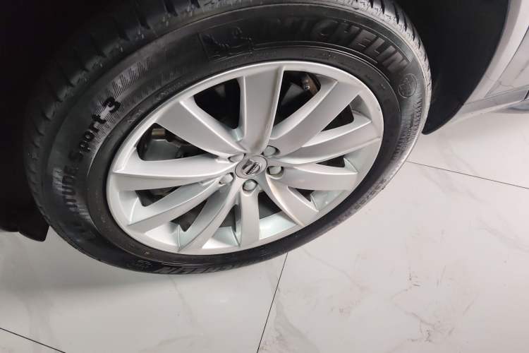 Used Volvo XC90 2017 T5 Zhiyi Edition 5-seater Left Front Wheel Hub