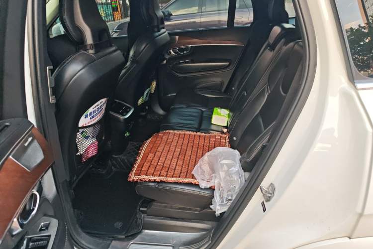 Used Volvo XC90 2017 T6 Prestige 7-Seater Left Rear Seat