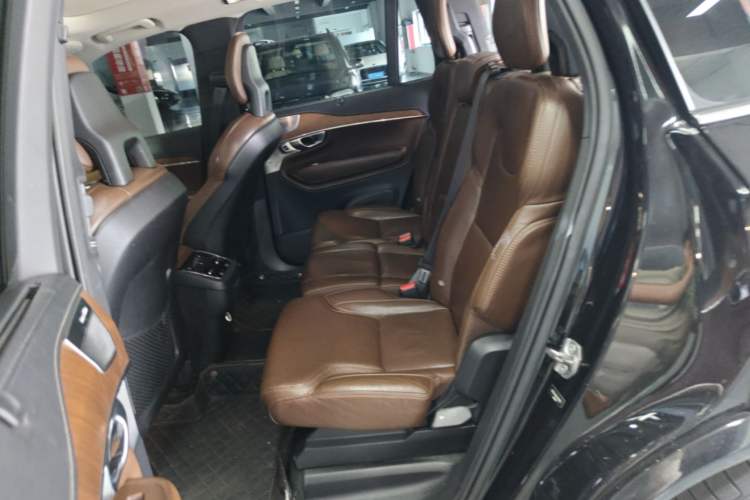 Used Volvo XC90 2017 T6 Prestige 7-Seater Left Rear Seat