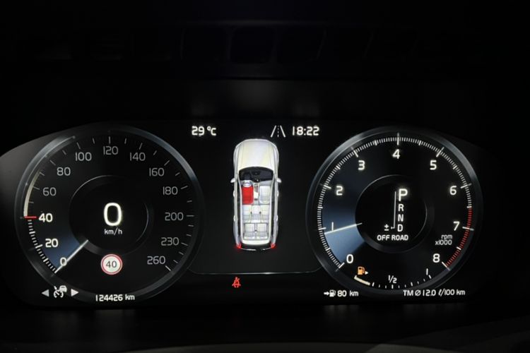 Used Volvo XC90 2017 T6 Prestige 7-Seater Odometer Close Up