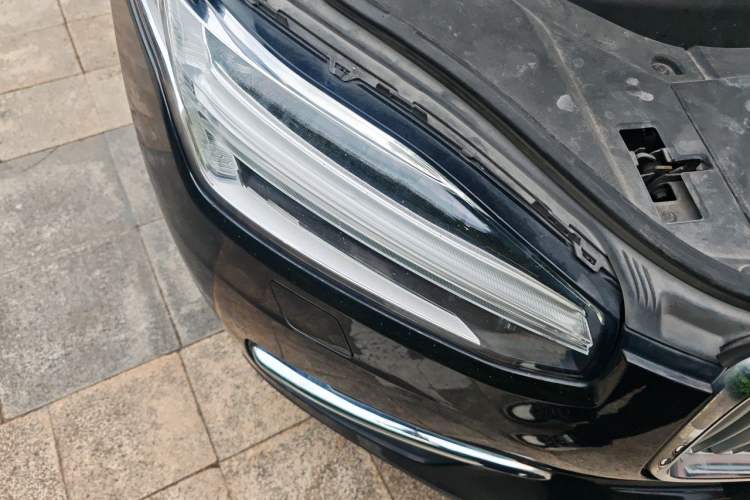 Used Volvo XC90 2017 T6 Prestige 7-Seater Right Front Headlight