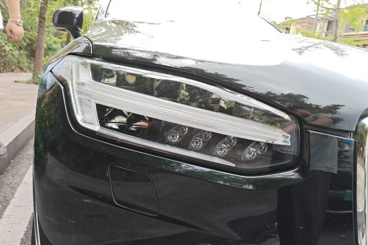 Used Volvo XC90 2017 T6 Zhiyi Edition 7-seater Right Front Headlight