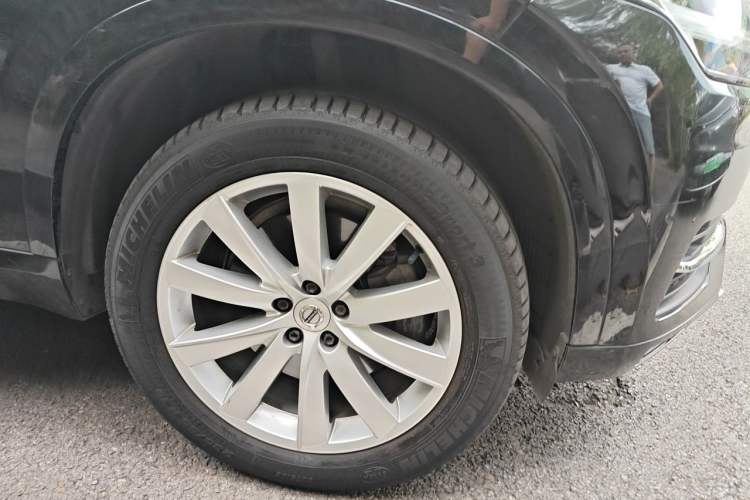 Used Volvo XC90 2017 T6 Zhiyi Edition 7-seater Right Front Wheel Hub