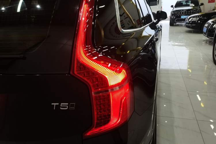 Used Volvo XC90 2017 T5 Zhiyi Edition 7-Seater Right Rear Taillight