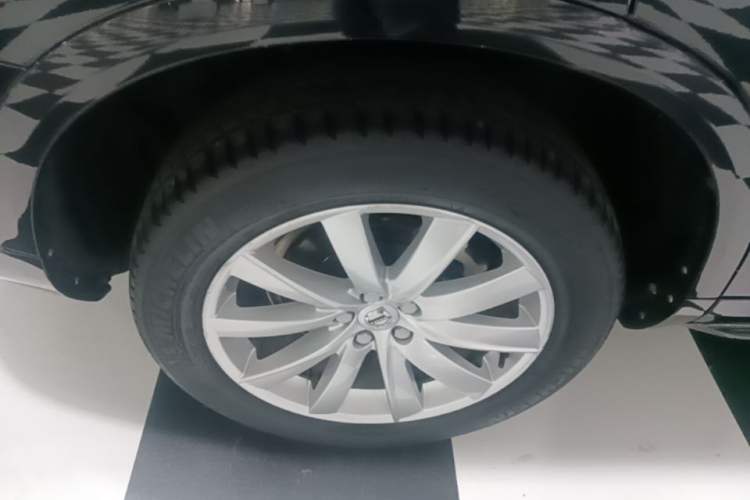 Used Volvo XC90 2017 T6 Zhiyi Edition 5-seater Right Rear Wheel Hub