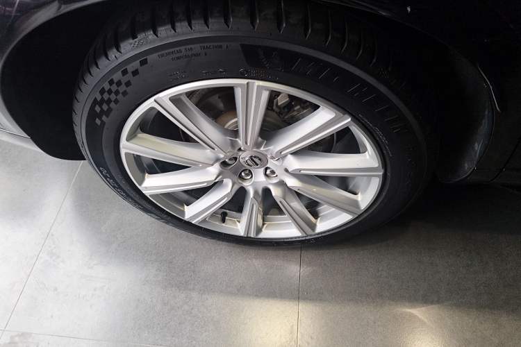 Used Volvo XC90 2017 T6 Zhiya Edition 5-seater Right Rear Wheel Hub