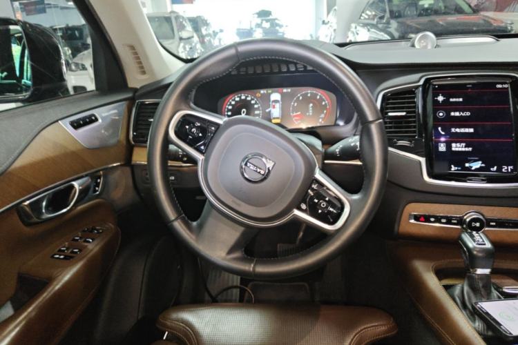Used Volvo XC90 2017 T6 Prestige 7-Seater Steering Wheel