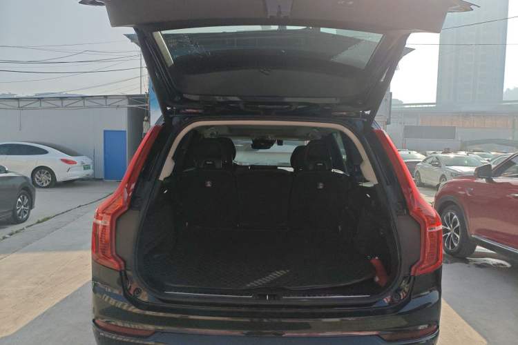 Used Volvo XC90 2017 T6 Zhiyi Edition 7-seater Trunk