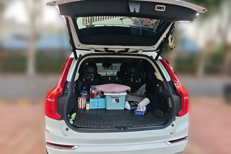 Used Volvo XC90 2017 T6 Prestige 7-Seater Trunk