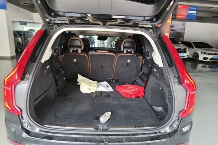 Used Volvo XC90 2017 T6 Prestige 7-Seater Trunk