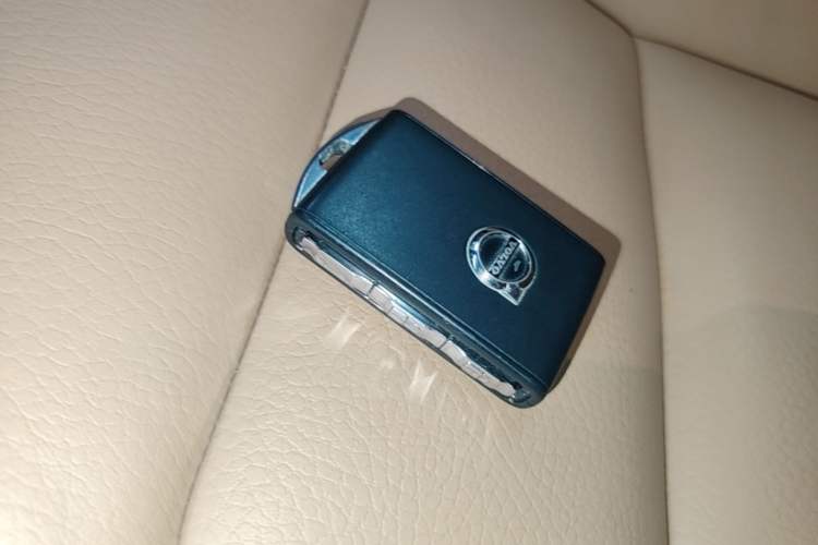 Used Volvo XC90 2017 T5 Zhiyi Edition 5-seater Vehicle Key