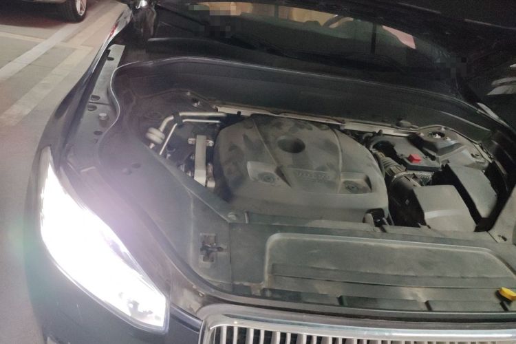 Used Volvo XC90 2017 T6 Prestige 5-Seater Engine Bay Right