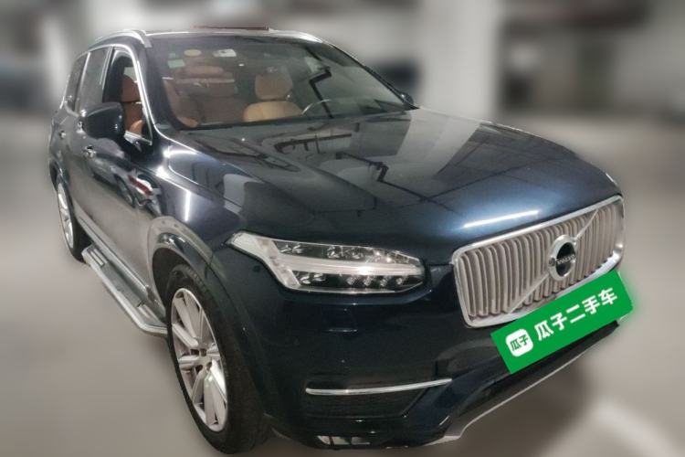 Used Volvo XC90 2017 T6 Prestige 5-Seater Front Right 45 Deg
