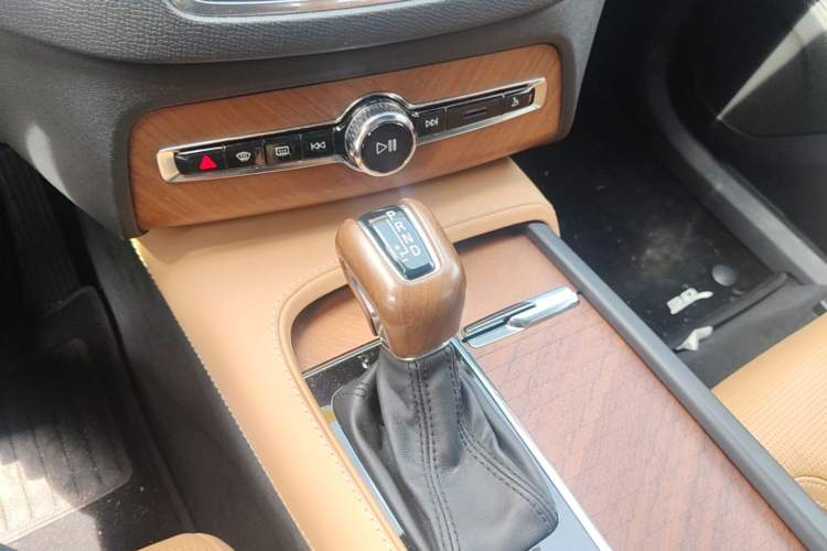 Used Volvo XC90 2017 T6 Zhiya Edition 7-seater Gear Lever