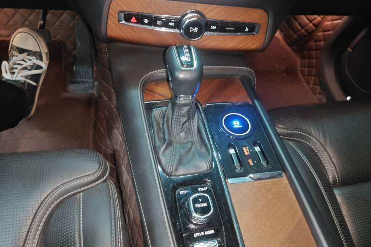 Used Volvo XC90 2017 T6 Zhiya Edition 7-seater Gear Lever