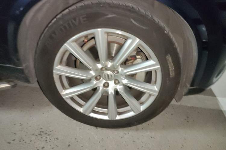 Used Volvo XC90 2017 T6 Prestige 5-Seater Right Front Wheel Hub