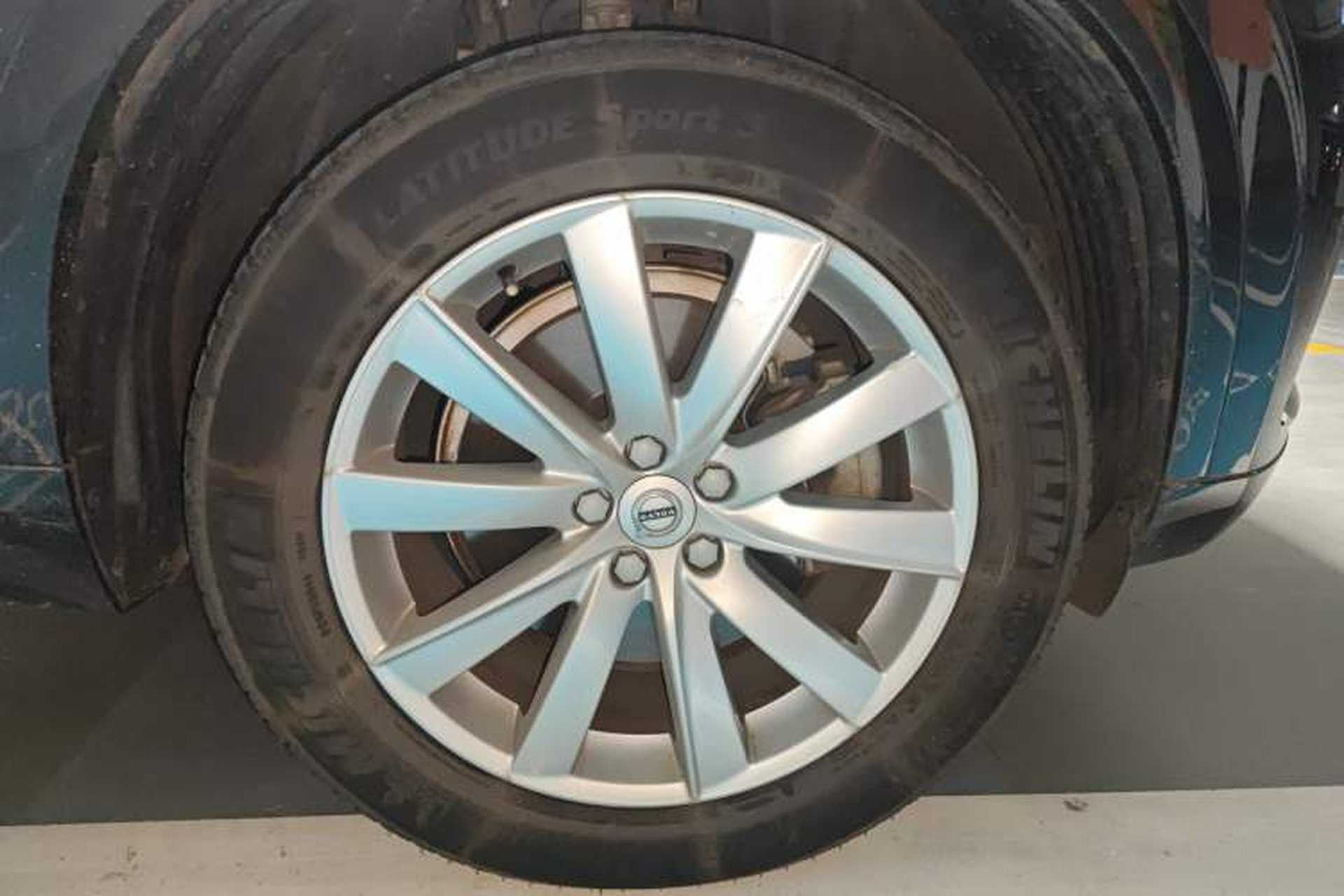 Used Volvo XC90 2017 T5 Zhiyi Edition 5-seater Right Front Wheel Hub