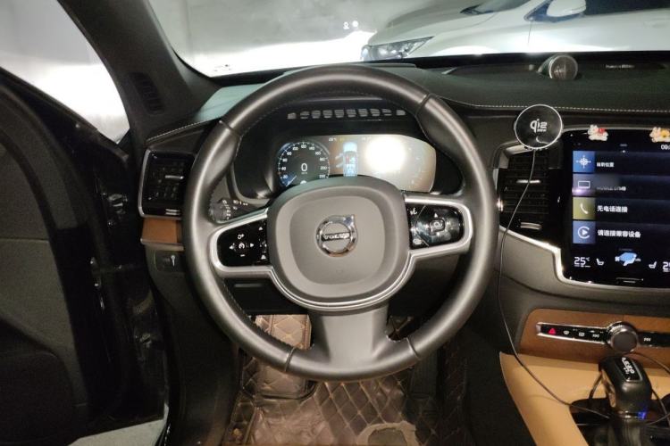 Used Volvo XC90 2017 T6 Prestige 5-Seater Steering Wheel
