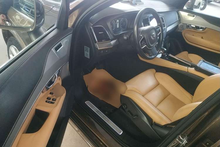 Used Volvo XC90 2017 T6 Prestige 7-Seater Driver Seat