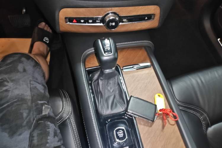 Used Volvo XC90 2017 T6 Zhiya Edition 5-seater Gear Lever