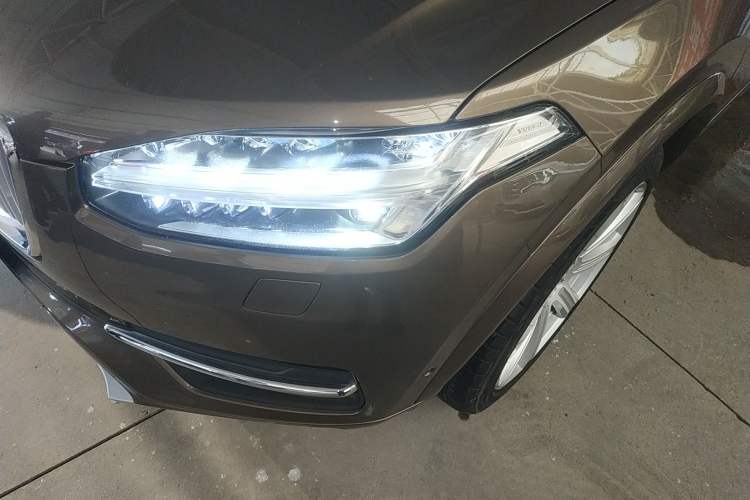 Used Volvo XC90 2017 T6 Prestige 7-Seater Left Front Headlight