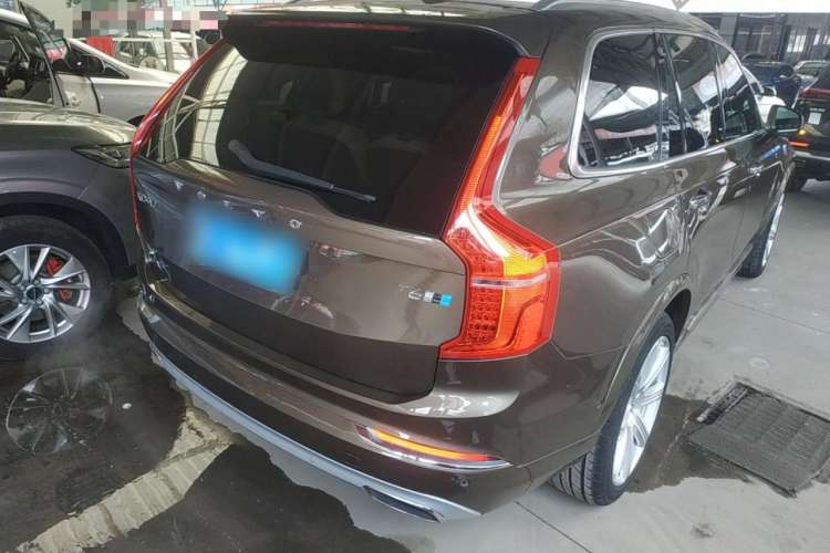 Used Volvo XC90 2017 T6 Prestige 7-Seater Rear Right 45 Deg