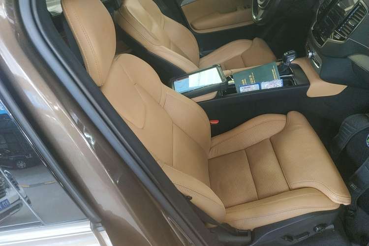 Used Volvo XC90 2017 T6 Prestige 7-Seater Right Front Seat