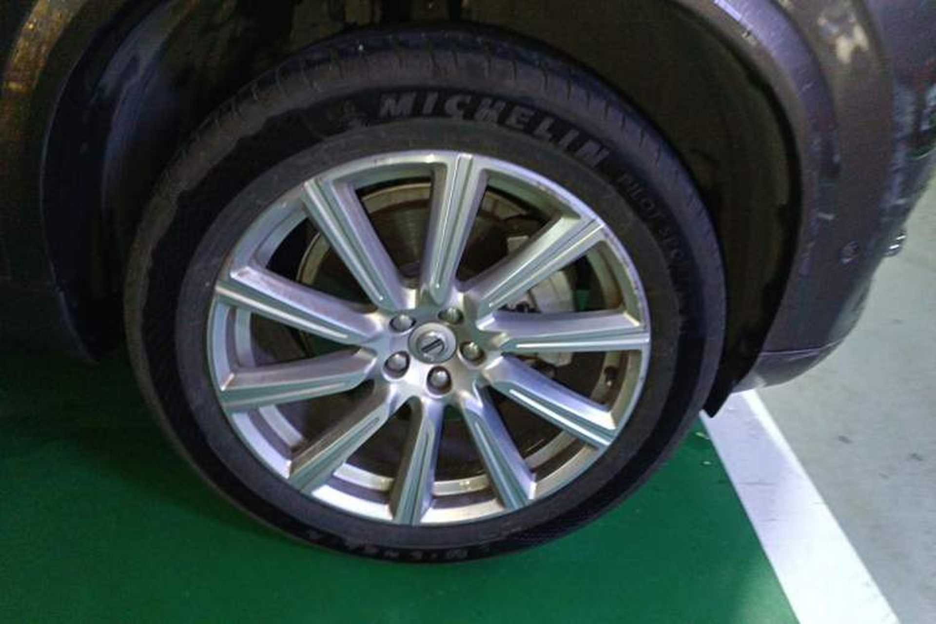 Used Volvo XC90 2017 T6 Zhiya Edition 5-seater Right Front Wheel Hub