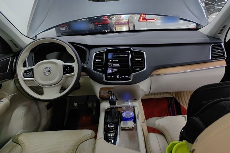 Used Volvo XC90 2017 T6 Zhiya Edition 5-seater Center Console